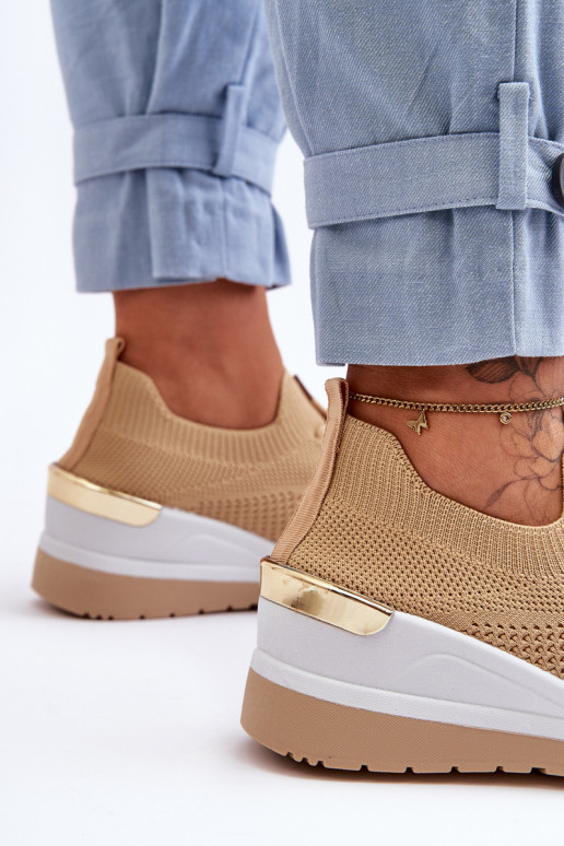 Calçado desportivo Visconti cor de areia de um modelo marcante Calçado desportivo Visconti cor de areia de um modelo marcante