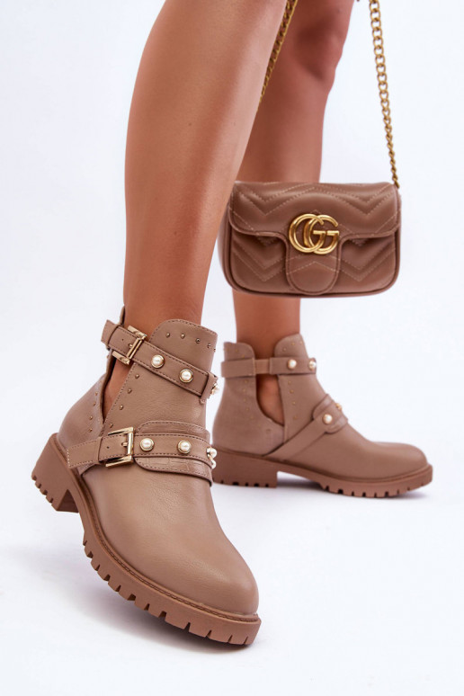 Botins femininos com pérolas artificiais na cor bege Clarisa