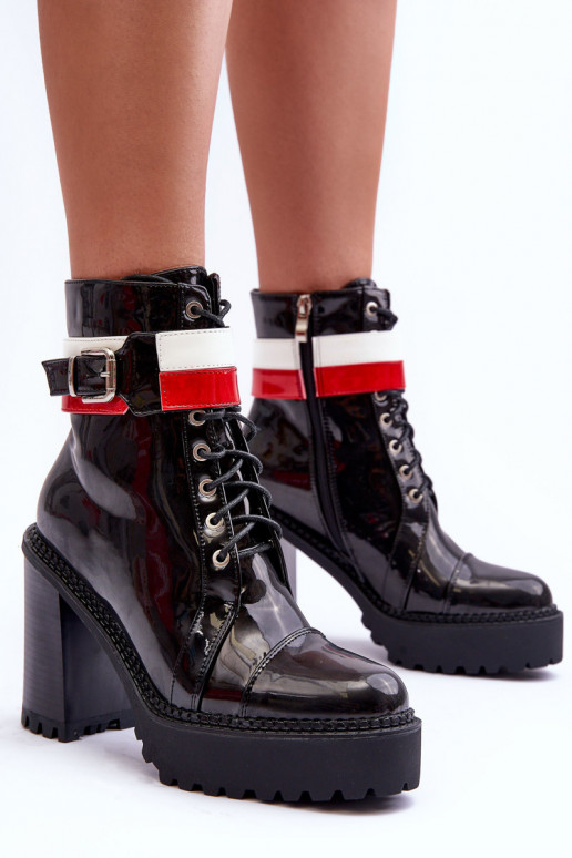 Botas com salto na cor preta Adrijana