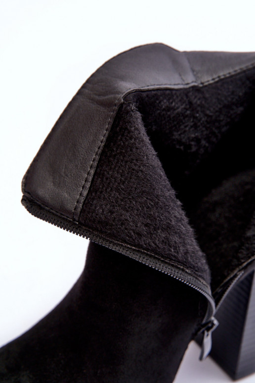 Sapatos de camurça na cor preta Liani