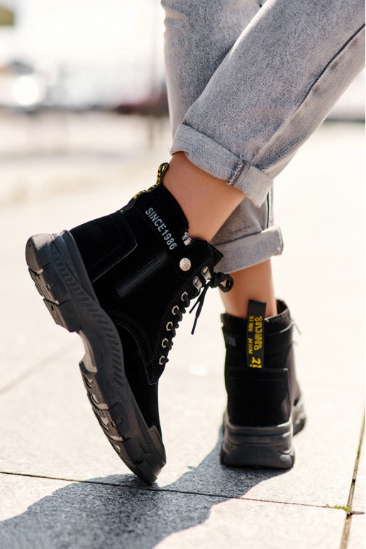 aquecido em camurça Botas femininas na cor preta Jailina aquecido em camurça Botas femininas na cor preta Jailina