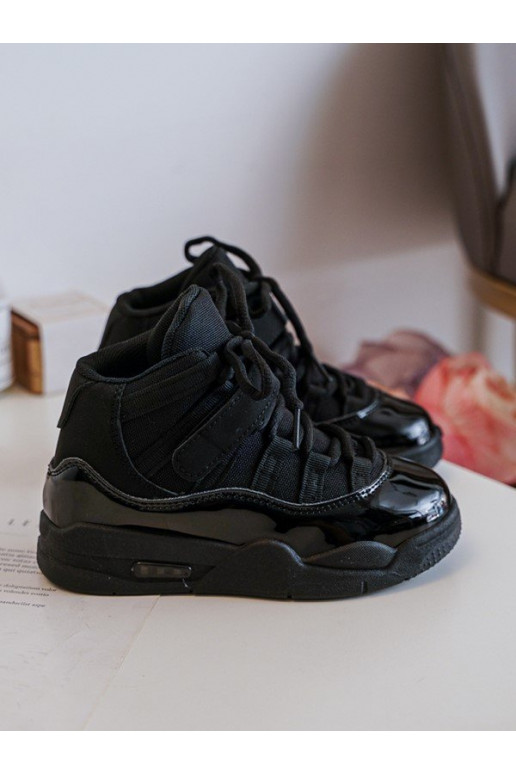 Tênis infantil com cadarço na cor preta Darina