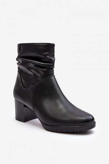 Botas com salto preto Liriam