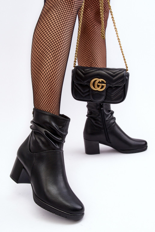 Botas com salto preto Liriam Botas com salto preto Liriam