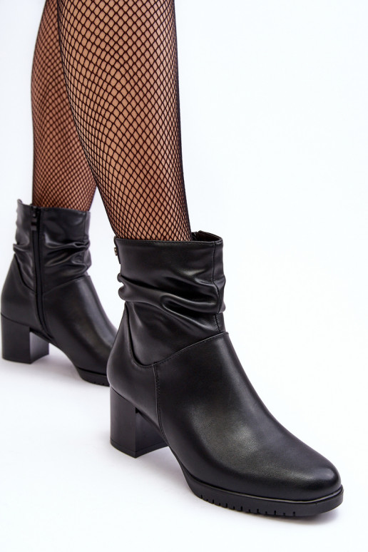 Botas com salto preto Liriam Botas com salto preto Liriam