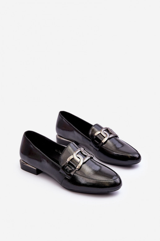 mocassins femininos com efeito laca com enfeites em preto Camilena