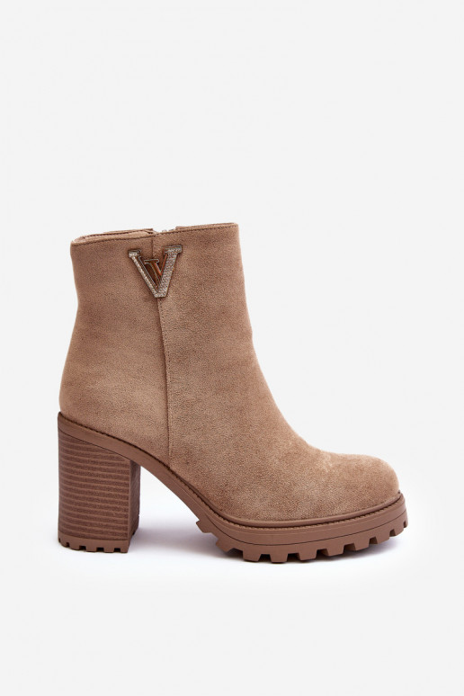 Botins de camurça com enfeites bege Strong