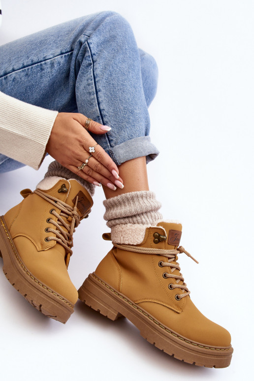 botas com aquecimento de cor marrom Lynnvia