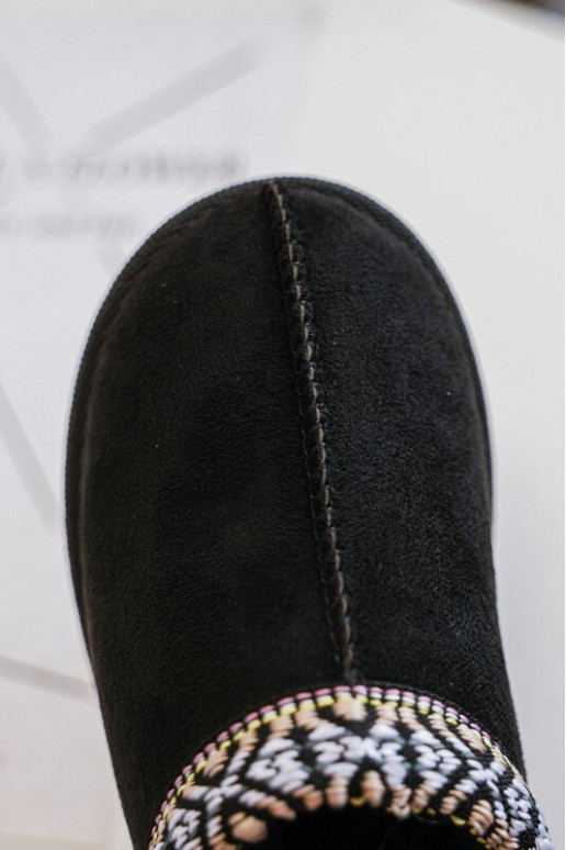 Chinelos infantis de modelo resistente para aquecer na cor preta Olivane Chinelos infantis de modelo resistente para aquecer na cor preta Olivane