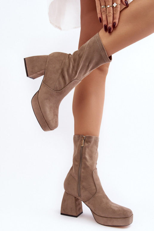 Botas femininas Adelles bege com salto largo e plataforma Botas femininas Adelles bege com salto largo e plataforma