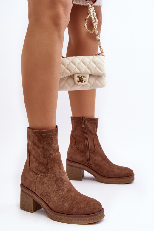 Botas com salto alto marrom Argastis Botas com salto alto marrom Argastis