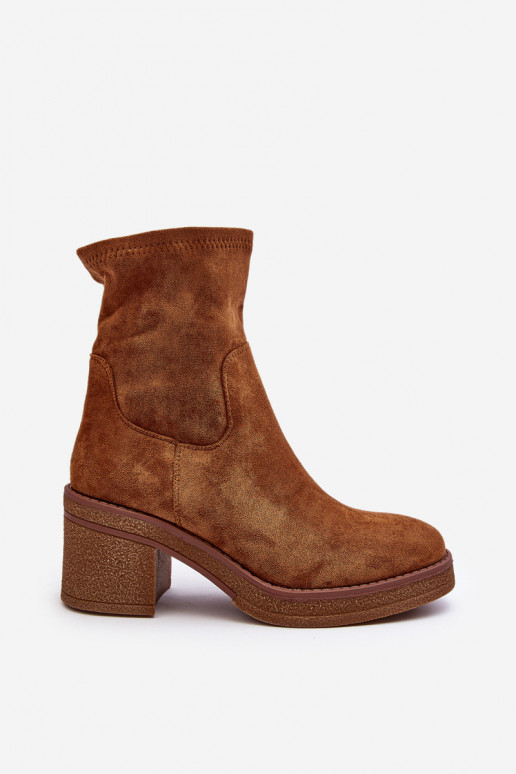 Botas com salto alto marrom Argastis
