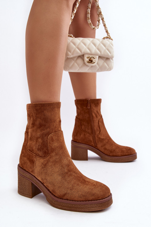 Botas com salto alto marrom Argastis
