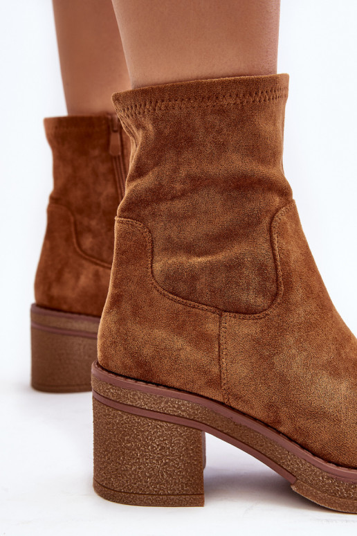 Botas com salto alto marrom Argastis