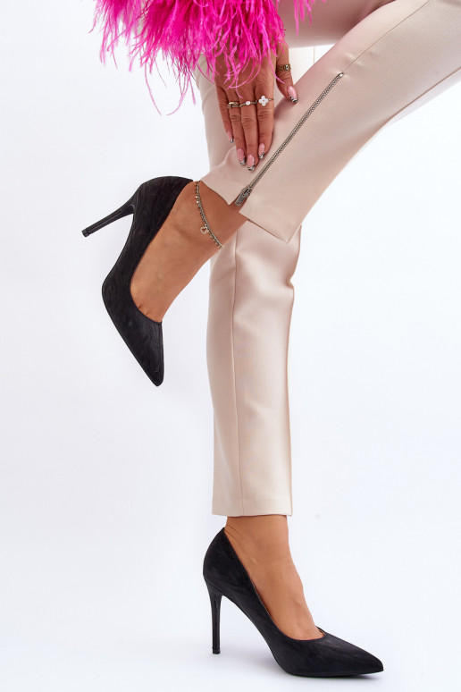 sapatos de salto alto decorados com cor preta brilhante Klonisa