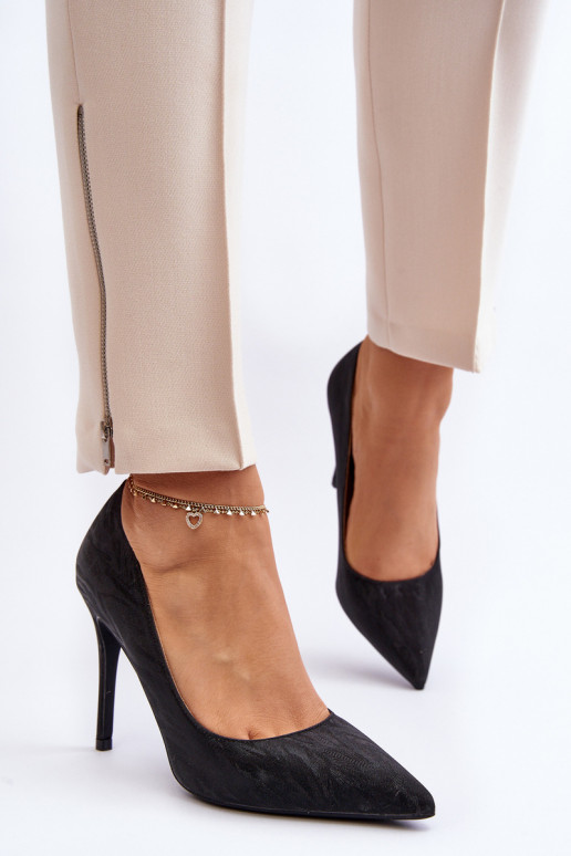 sapatos de salto alto decorados com cor preta brilhante Klonisa