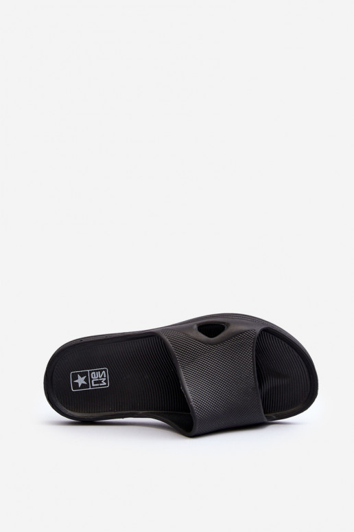 Modelo clássico Chinelos femininos na cor preta Juniria Modelo clássico Chinelos femininos na cor preta Juniria