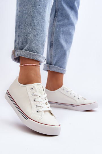 Sapatos femininos confeccionados em couro ecológico na cor branca Lirean