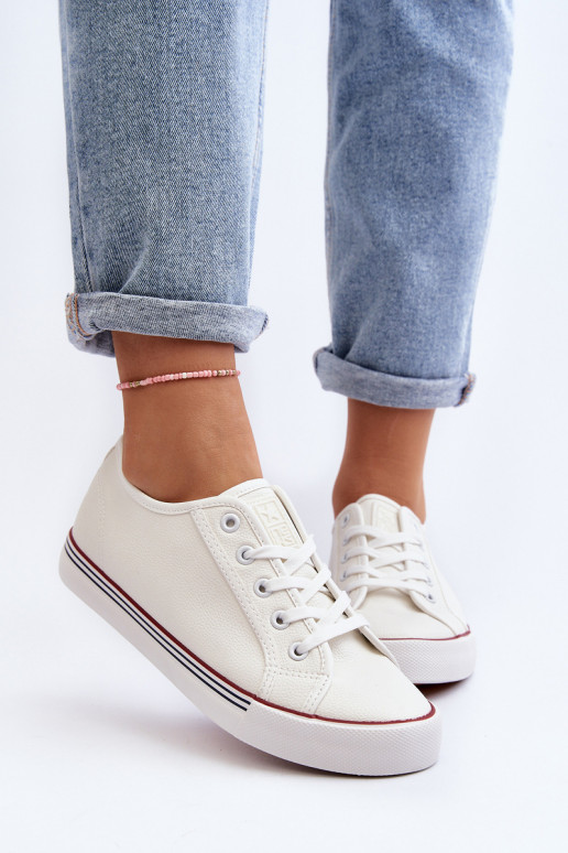 Sapatos femininos confeccionados em couro ecológico na cor branca Lirean