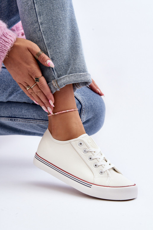 Sapatos femininos confeccionados em couro ecológico na cor branca Lirean