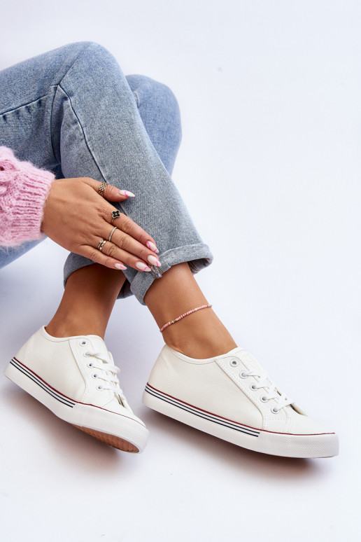 Sapatos femininos confeccionados em couro ecológico na cor branca Lirean