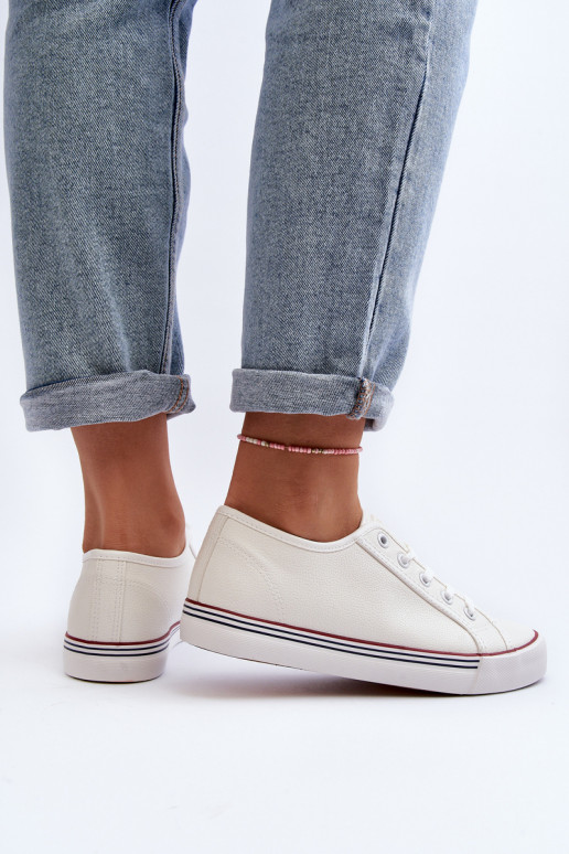 Sapatos femininos confeccionados em couro ecológico na cor branca Lirean