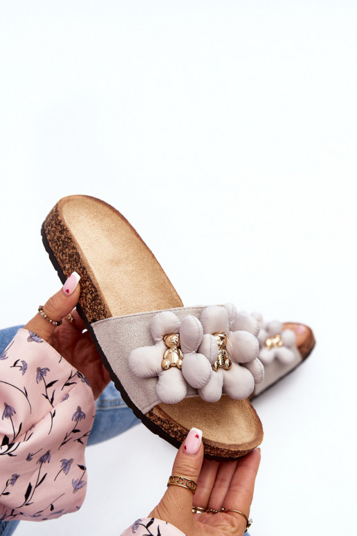 Chinelos femininos com lindos detalhes na cor cinza Bunlia