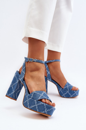 Sandálias jeans com salto na cor azul Acrana