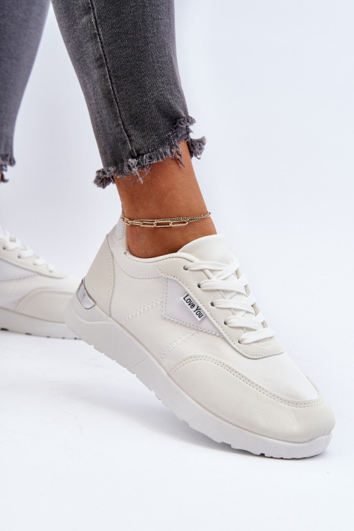 calçados esportivos tênis modelo sapatos cor branca Vovella