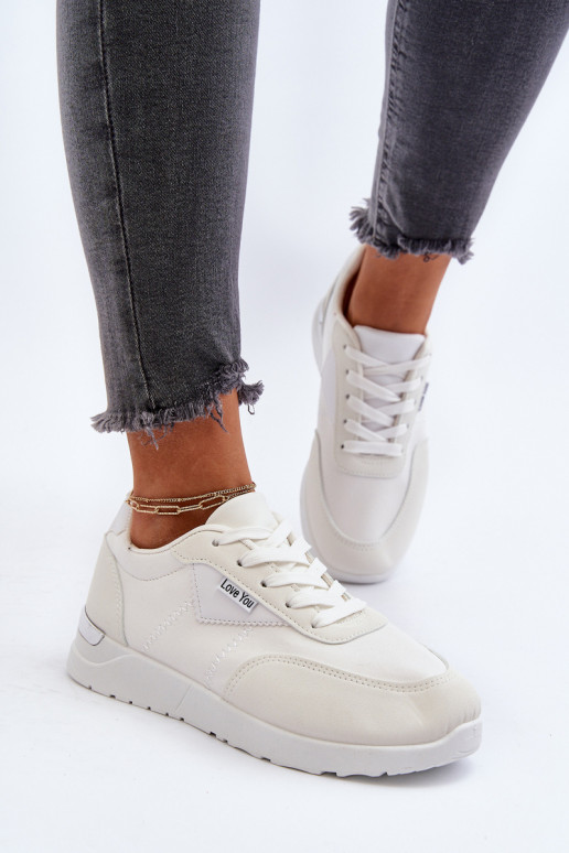 calçados esportivos tênis modelo sapatos cor branca Vovella