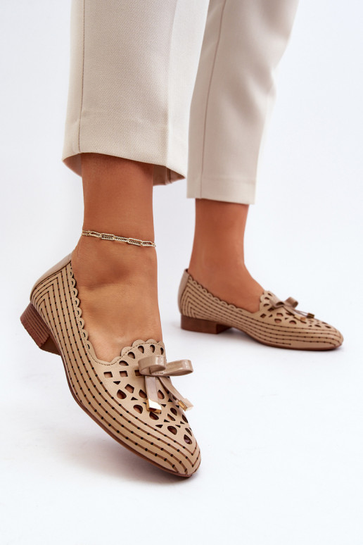 Sapatilhas perfuradas com fitas bege instável Sapatilhas perfuradas com fitas bege instável