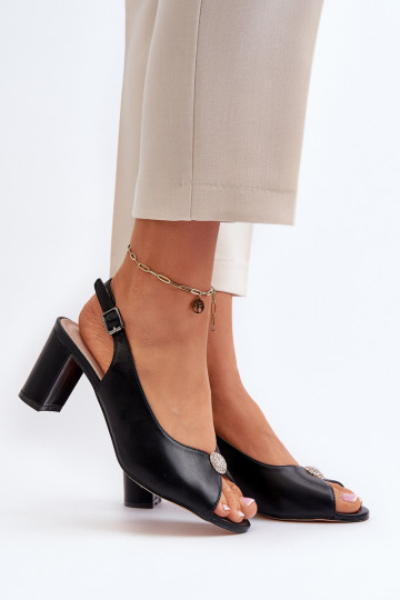 Sandálias estilo elegante com salto com enfeites na cor preta Trasea 2