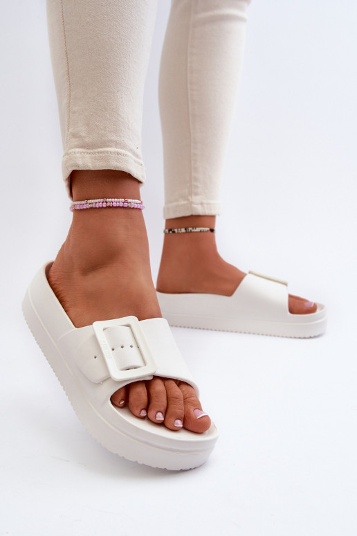 Chinelos leves com plataforma de fivela Big Star NN274A661 cor branca