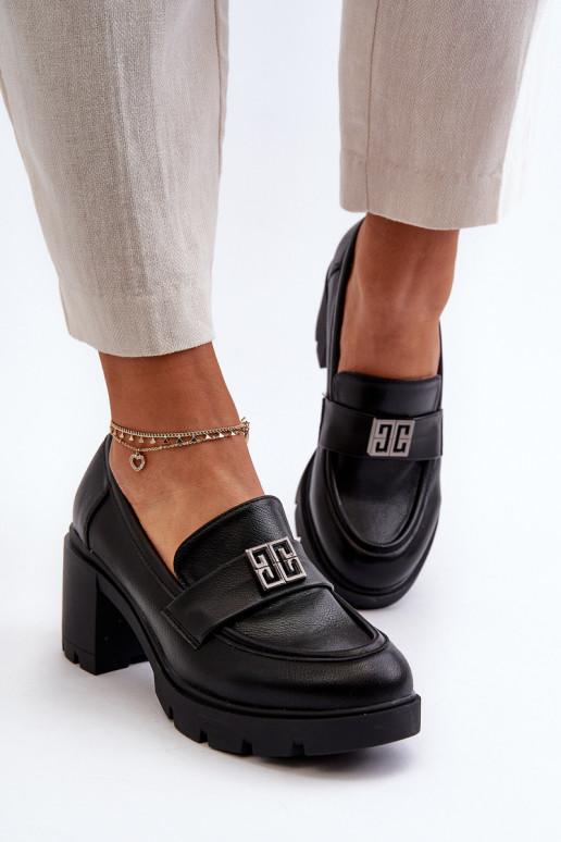 sapatos de salto largo com enfeites na cor preta Ranunca