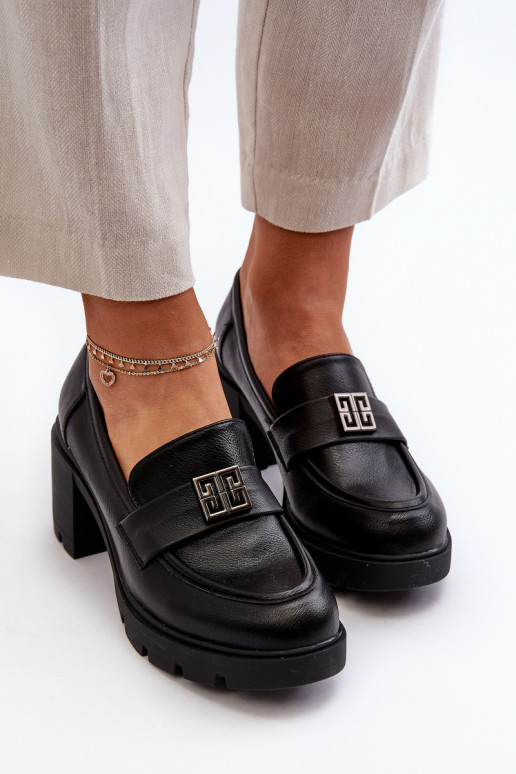 sapatos de salto largo com enfeites na cor preta Ranunca