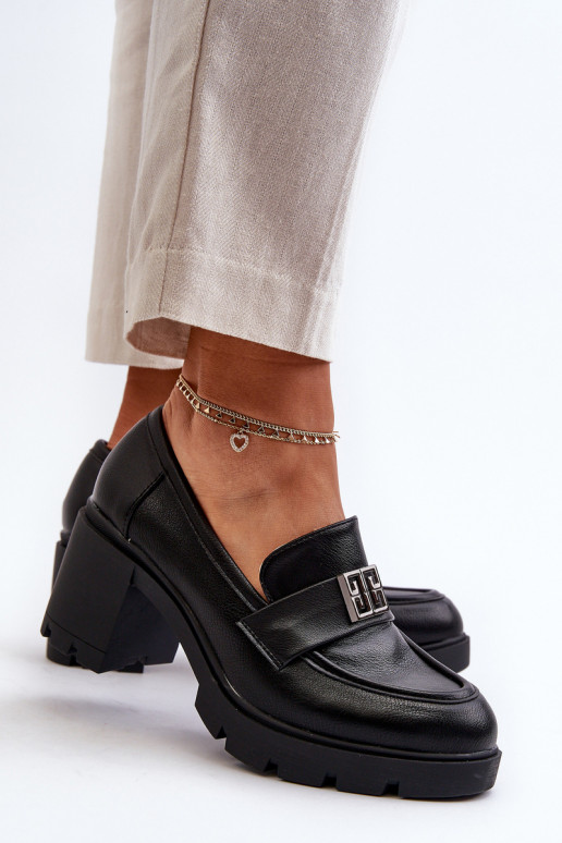 sapatos de salto largo com enfeites na cor preta Ranunca