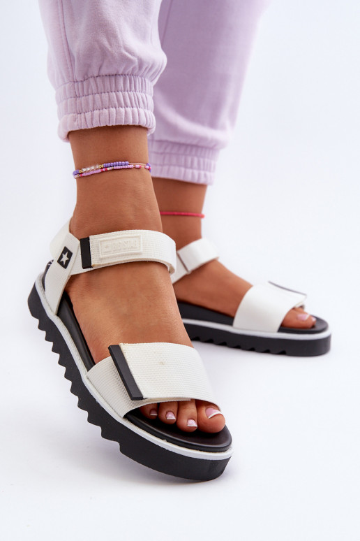 Sandálias femininas com plataforma Big Star NN274777 cor branca Sandálias femininas com plataforma Big Star NN274777 cor branca