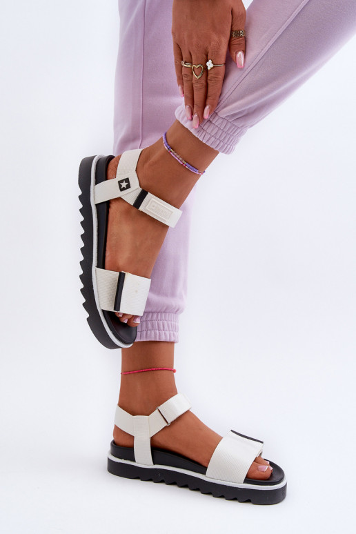 Sandálias femininas com plataforma Big Star NN274777 cor branca Sandálias femininas com plataforma Big Star NN274777 cor branca