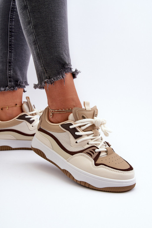 Modelo de tênis com plataforma Etnaria marrom Modelo de tênis com plataforma Etnaria marrom