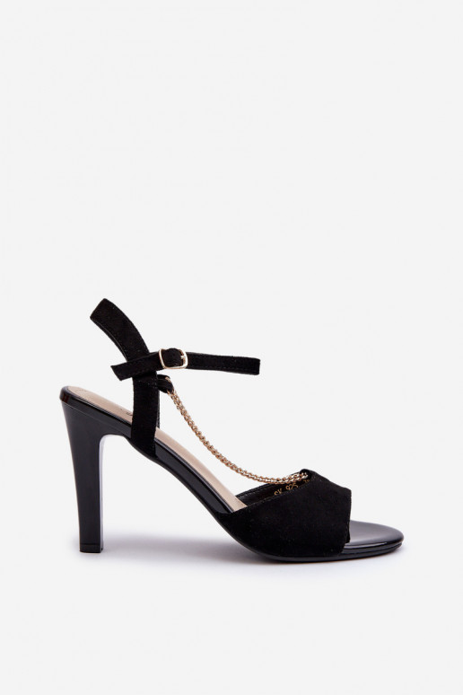 Sandálias femininas de salto fino confeccionadas em camurça ecológica com correntes Sergio Leone SK925 na cor preta