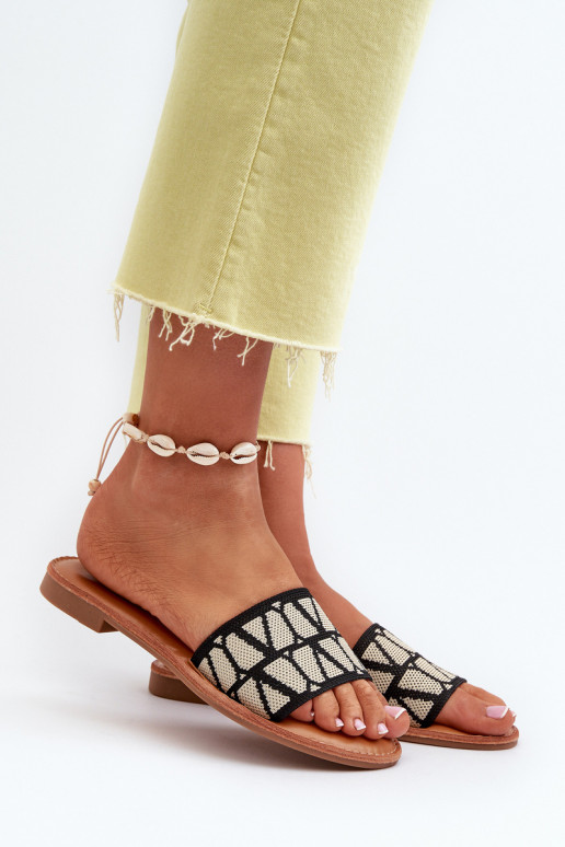 Chinelos femininos com salto largo na cor preta Traivea Chinelos femininos com salto largo na cor preta Traivea