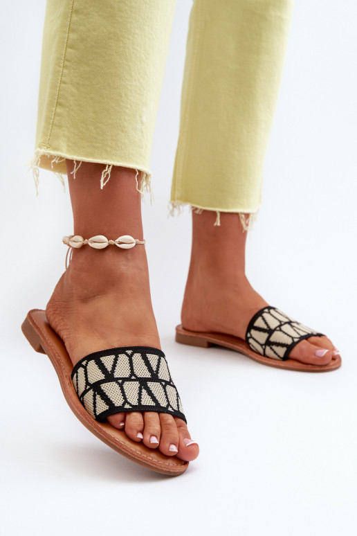 Chinelos femininos com salto largo na cor preta Traivea Chinelos femininos com salto largo na cor preta Traivea