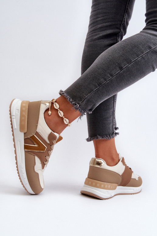 Modelo de tênis calçado confeccionado em couro ecológico cor marrom Vinelli