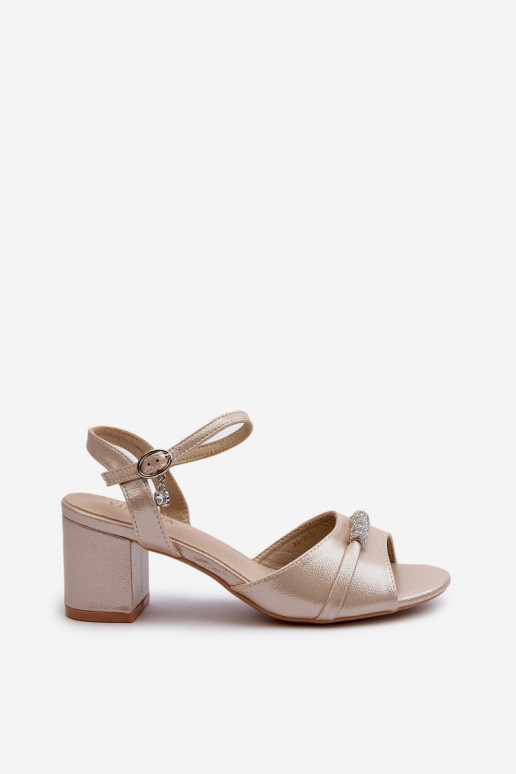 Sandálias femininas Eko com salto com lindos detalhes na cor dourada Narhi Sandálias femininas Eko com salto com lindos detalhes na cor dourada Narhi