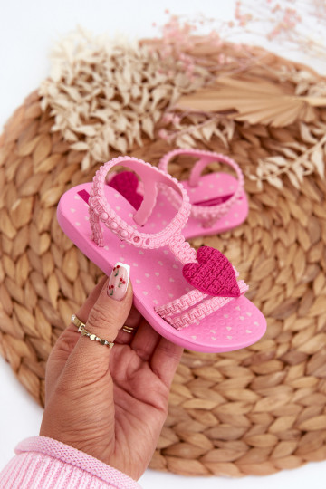 sandálias infantis com corações 81997 Ipanema Meu Primeiro Bebê rosa