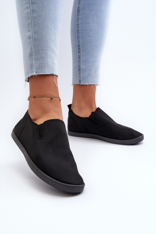 Tênis sapatos casuais Slip-On cor preta Lovinia