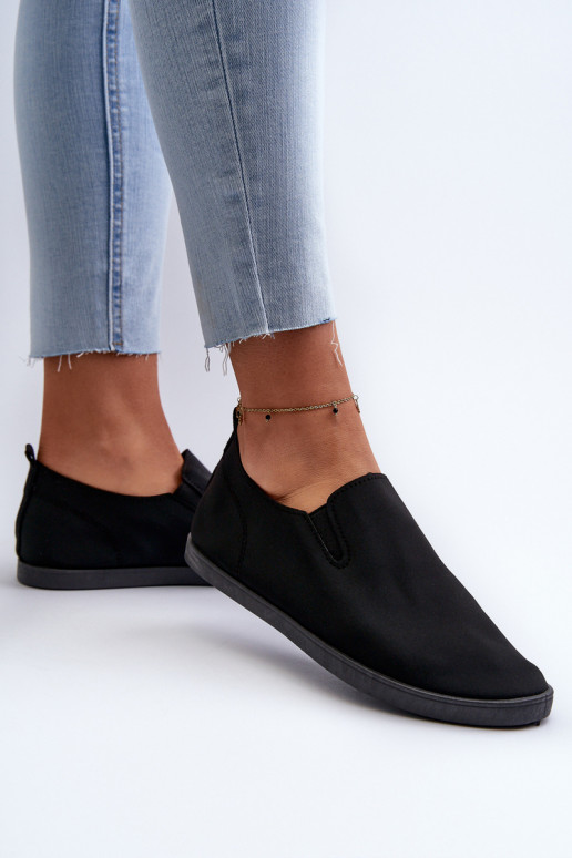 Tênis sapatos casuais Slip-On cor preta Lovinia