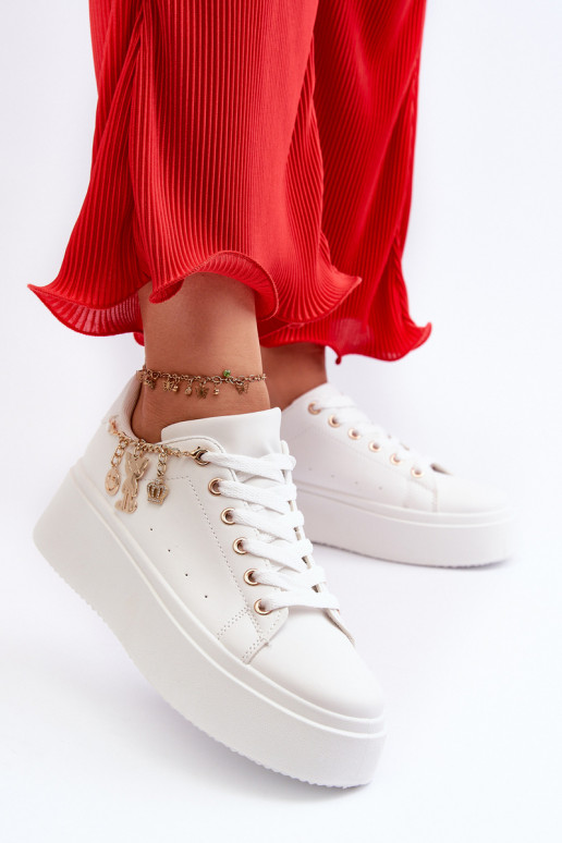 Modelo de tênis com plataforma na cor branca Tivissa Modelo de tênis com plataforma na cor branca Tivissa