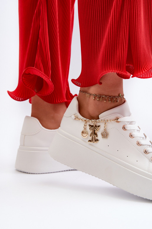 Modelo de tênis com plataforma na cor branca Tivissa Modelo de tênis com plataforma na cor branca Tivissa