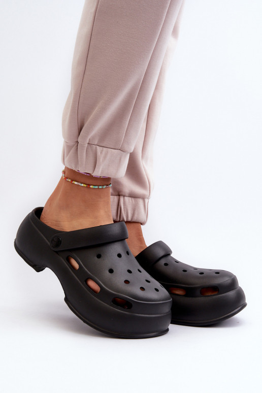 Chinelos leves Chinelos femininos com sola maciça da moda na cor preta Danollia